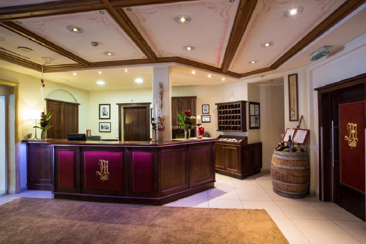 Hotel Mittagskogel Pitztal ซังคท์เลออนฮาร์ด อิม พิทซ์ทัล ภายนอก รูปภาพ