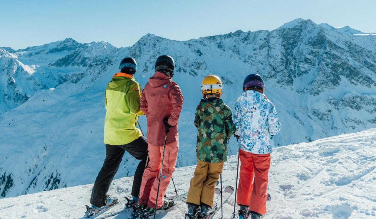 Hotel Mittagskogel Pitztal ซังคท์เลออนฮาร์ด อิม พิทซ์ทัล ภายนอก รูปภาพ