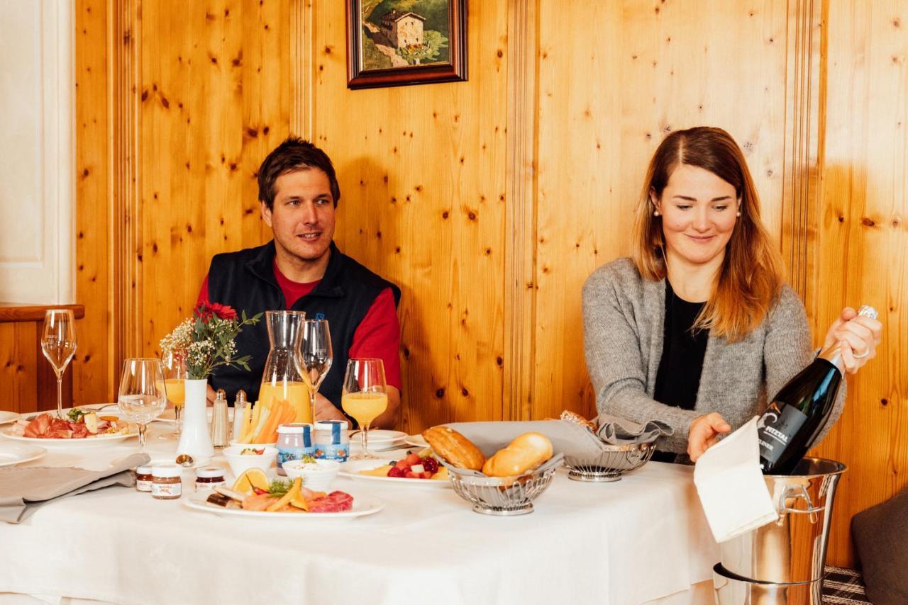 Hotel Mittagskogel Pitztal ซังคท์เลออนฮาร์ด อิม พิทซ์ทัล ภายนอก รูปภาพ