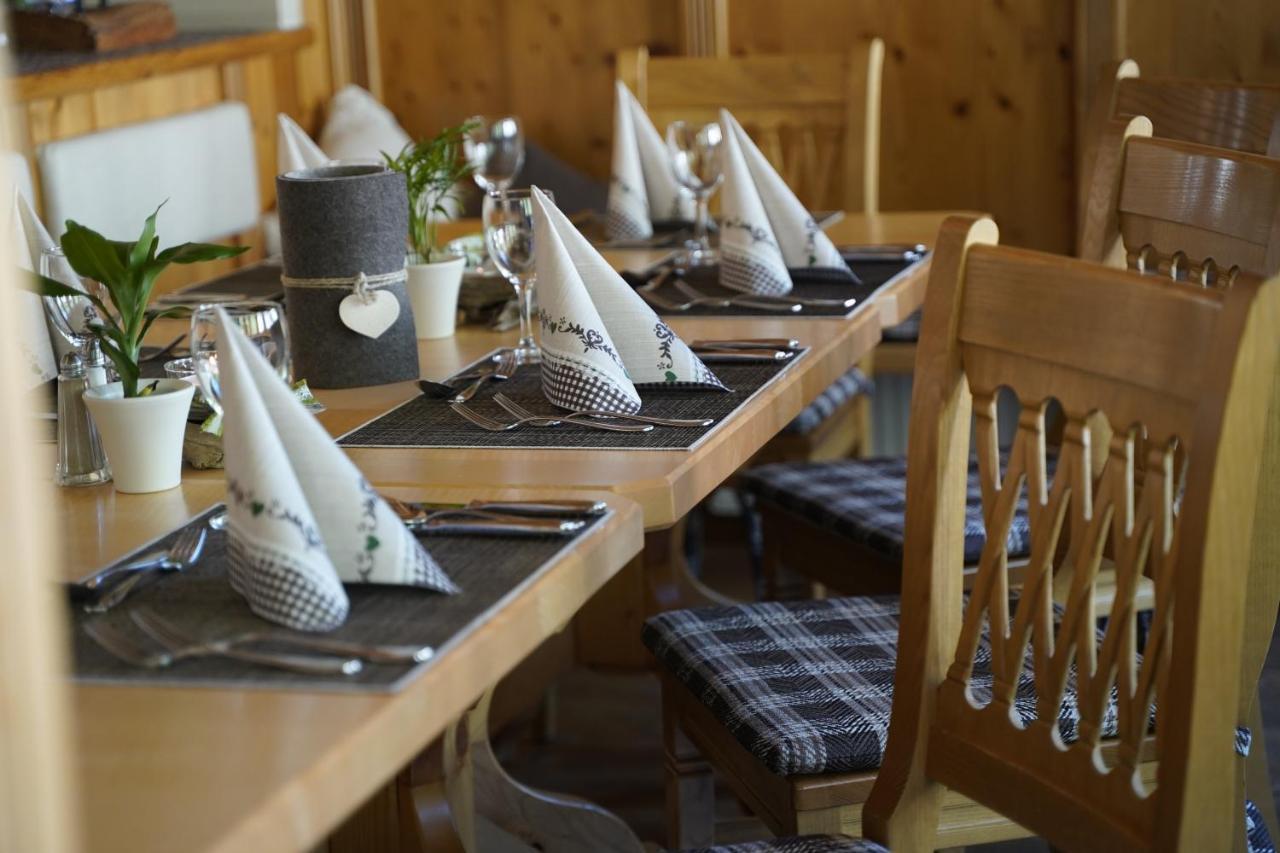 Hotel Mittagskogel Pitztal ซังคท์เลออนฮาร์ด อิม พิทซ์ทัล ภายนอก รูปภาพ