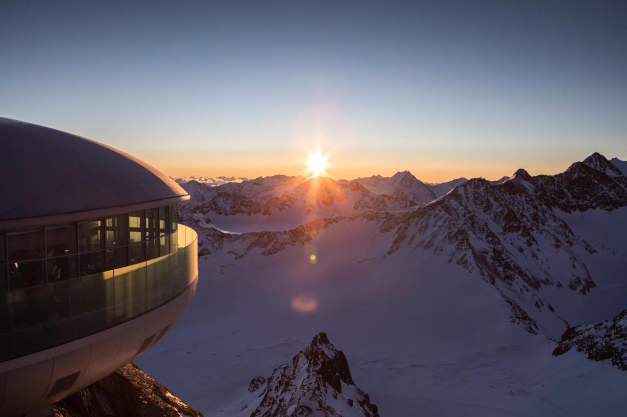 Hotel Mittagskogel Pitztal ซังคท์เลออนฮาร์ด อิม พิทซ์ทัล ภายนอก รูปภาพ