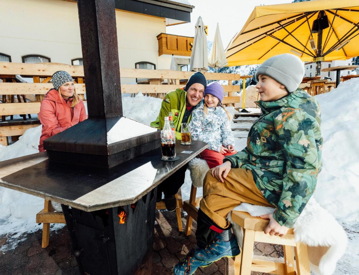 Hotel Mittagskogel Pitztal ซังคท์เลออนฮาร์ด อิม พิทซ์ทัล ภายนอก รูปภาพ