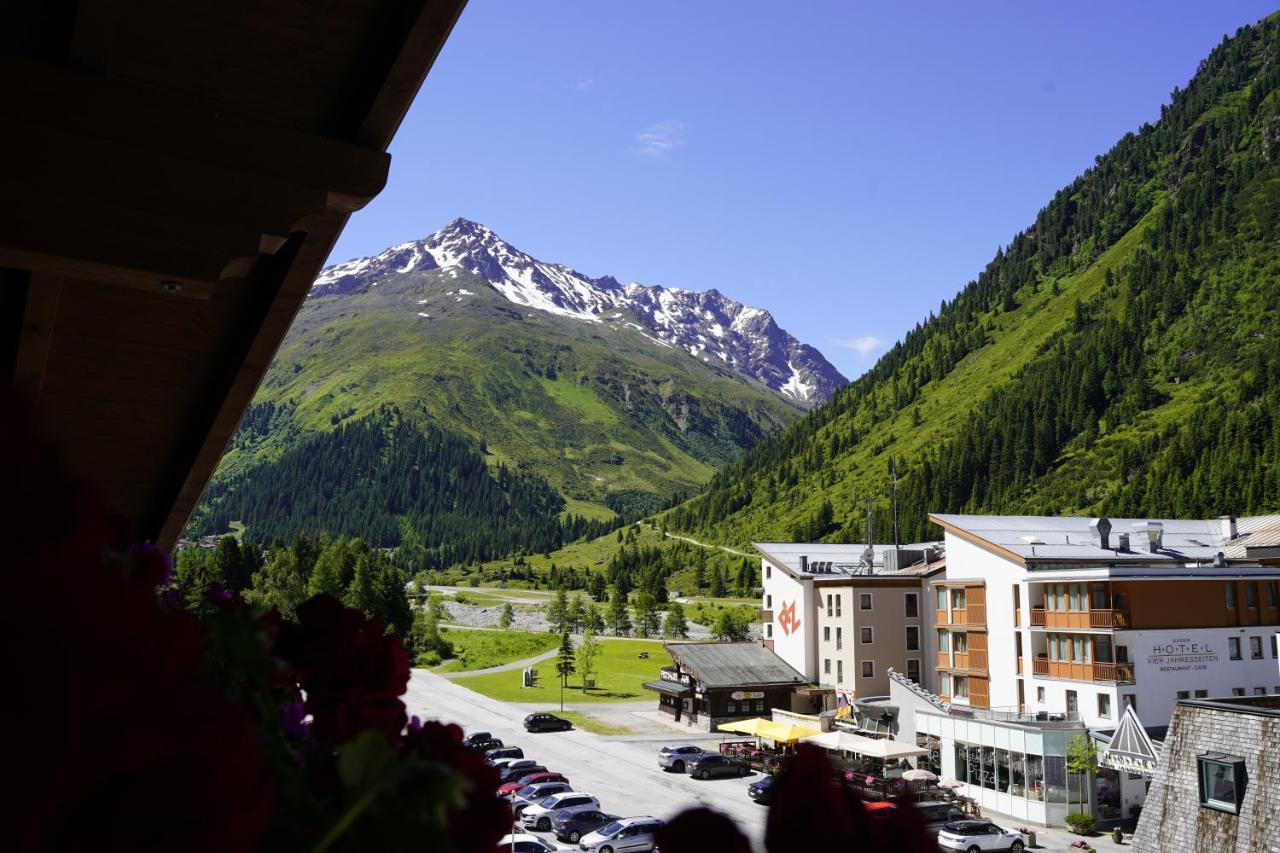 Hotel Mittagskogel Pitztal ซังคท์เลออนฮาร์ด อิม พิทซ์ทัล ภายนอก รูปภาพ