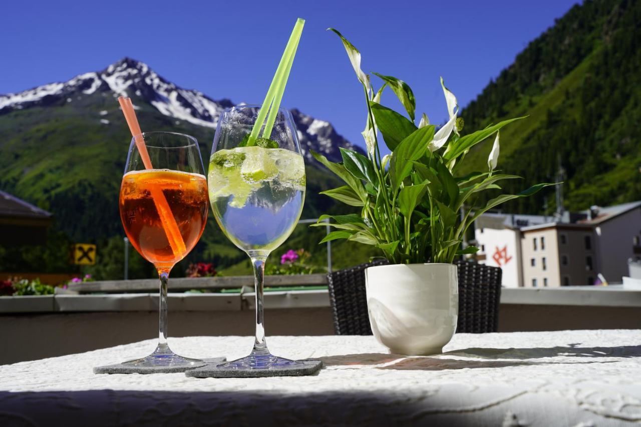 Hotel Mittagskogel Pitztal ซังคท์เลออนฮาร์ด อิม พิทซ์ทัล ภายนอก รูปภาพ