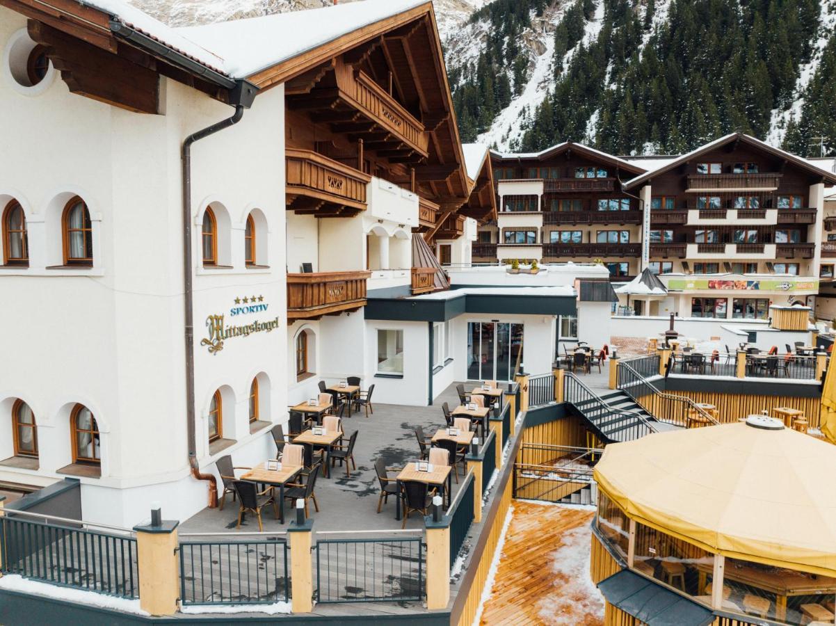 Hotel Mittagskogel Pitztal ซังคท์เลออนฮาร์ด อิม พิทซ์ทัล ภายนอก รูปภาพ