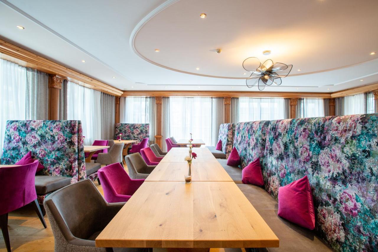 Hotel Mittagskogel Pitztal ซังคท์เลออนฮาร์ด อิม พิทซ์ทัล ภายนอก รูปภาพ