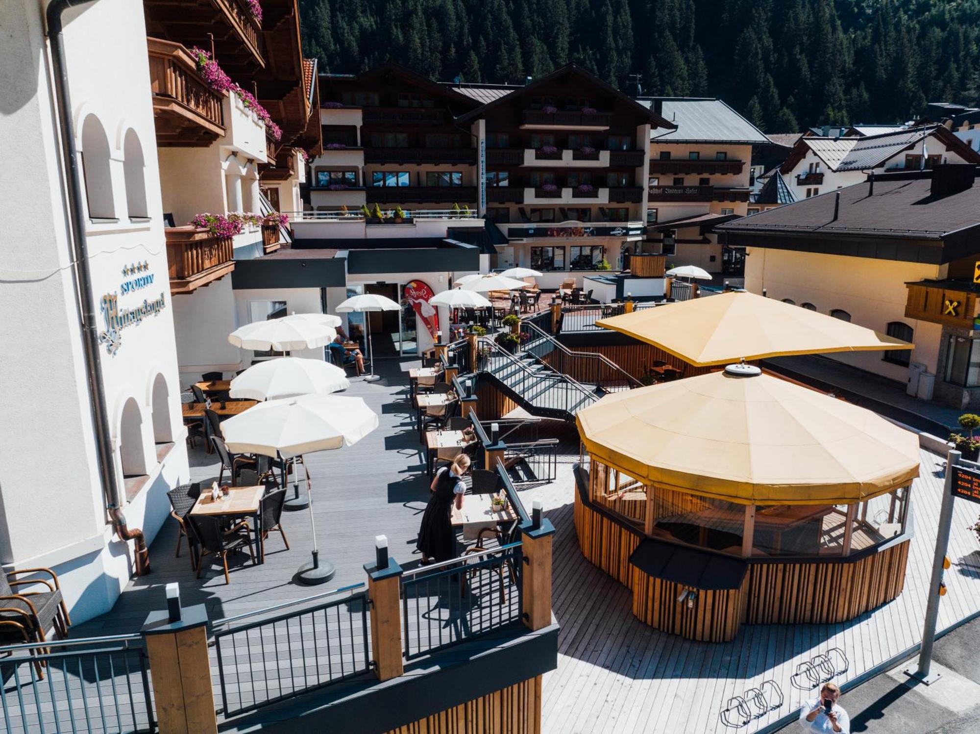 Hotel Mittagskogel Pitztal ซังคท์เลออนฮาร์ด อิม พิทซ์ทัล ภายนอก รูปภาพ