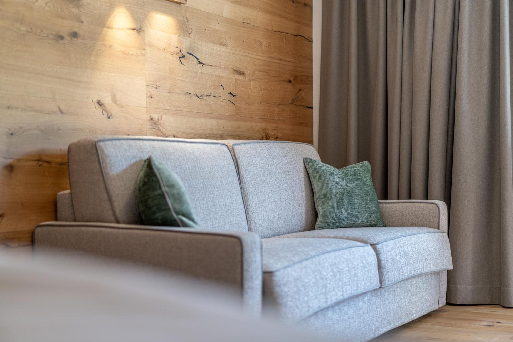 Hotel Mittagskogel Pitztal ซังคท์เลออนฮาร์ด อิม พิทซ์ทัล ภายนอก รูปภาพ